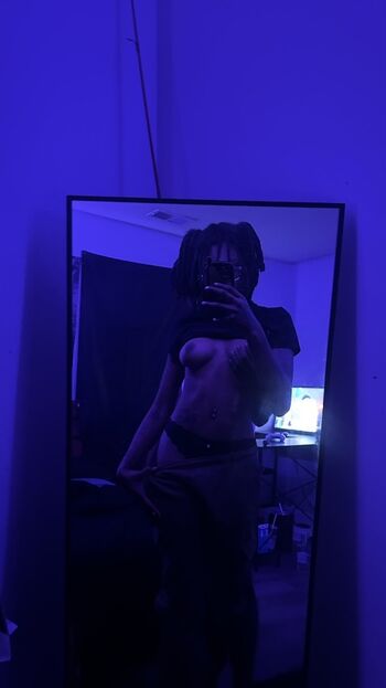 Amour Neveah