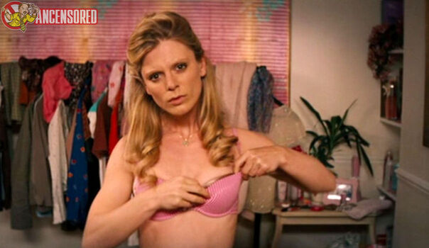 Emilia Fox