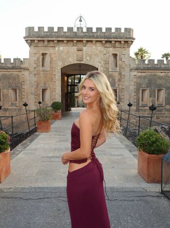 Lindsay Brewer