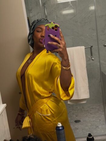 Full leaked Zella bu/ private onlyfans photo