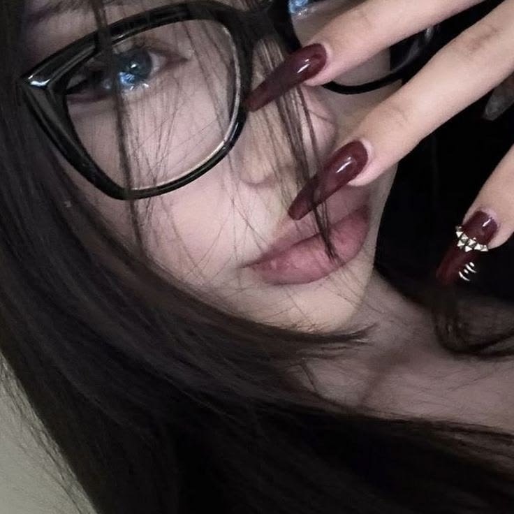 Discord Girl PFP Icon
