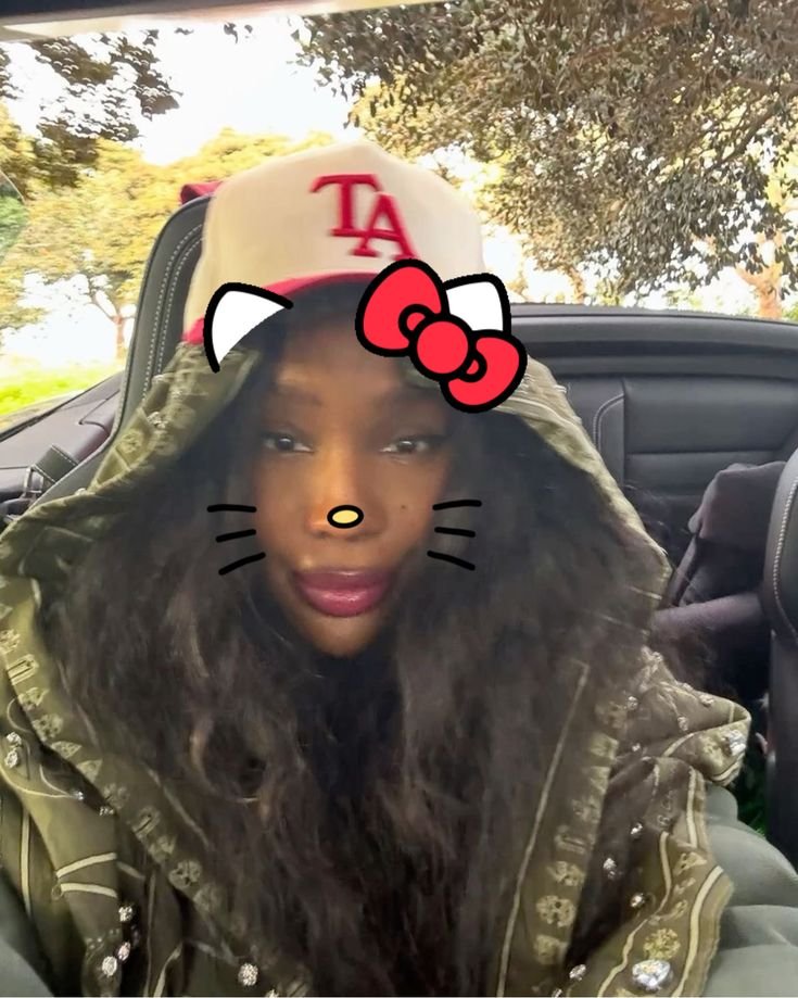 SZA PFP Hello Kitty