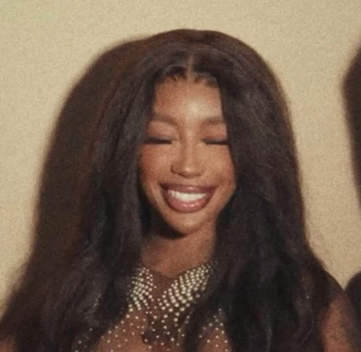 SZA PFP Soft Glam